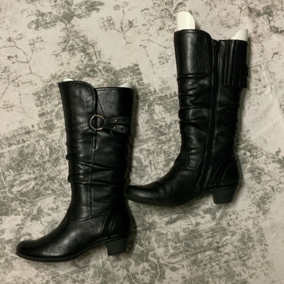 Cobb Hill by New Balance Black Heeled Boots - Picture 1 of 4